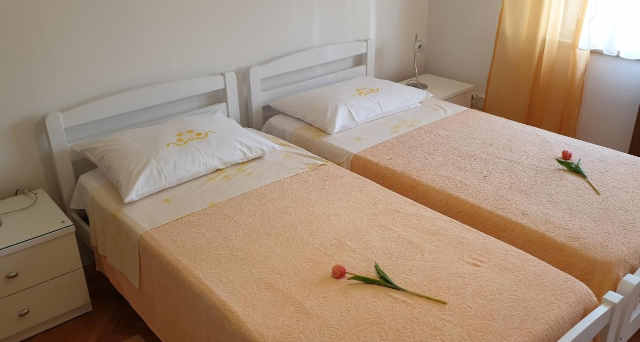 Lovely Apartment In Pomer Buitenkant foto